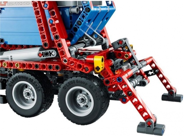 Конструктор LEGO Technic Контейнеровоз 42024 фото 4